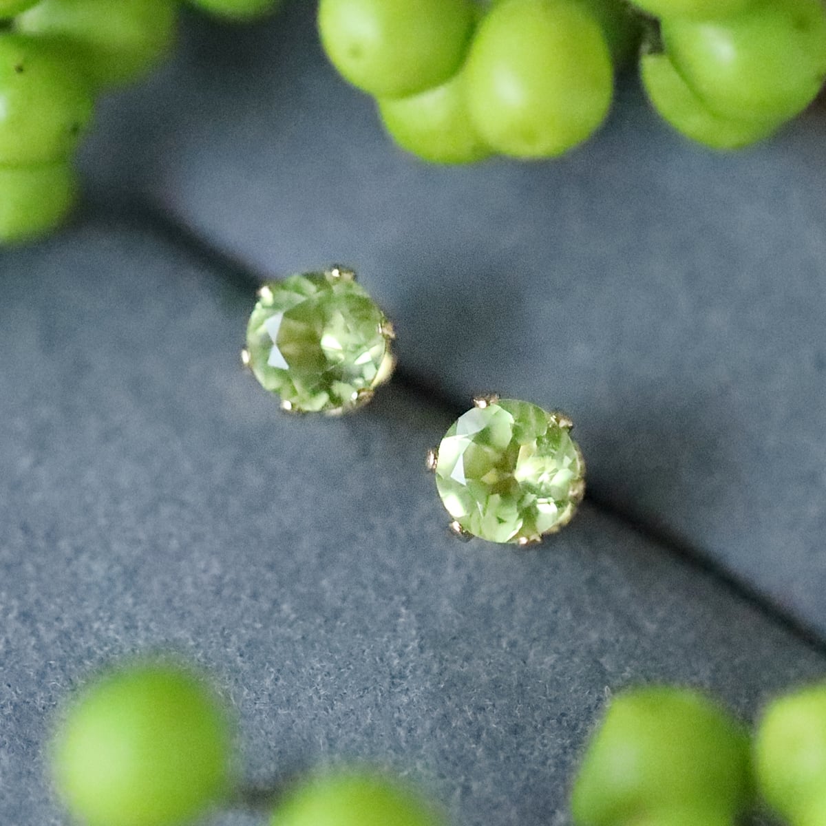 希少！グリーンカイヤナイトのひと粒ピアス｜4mm｜選べるピアス金具