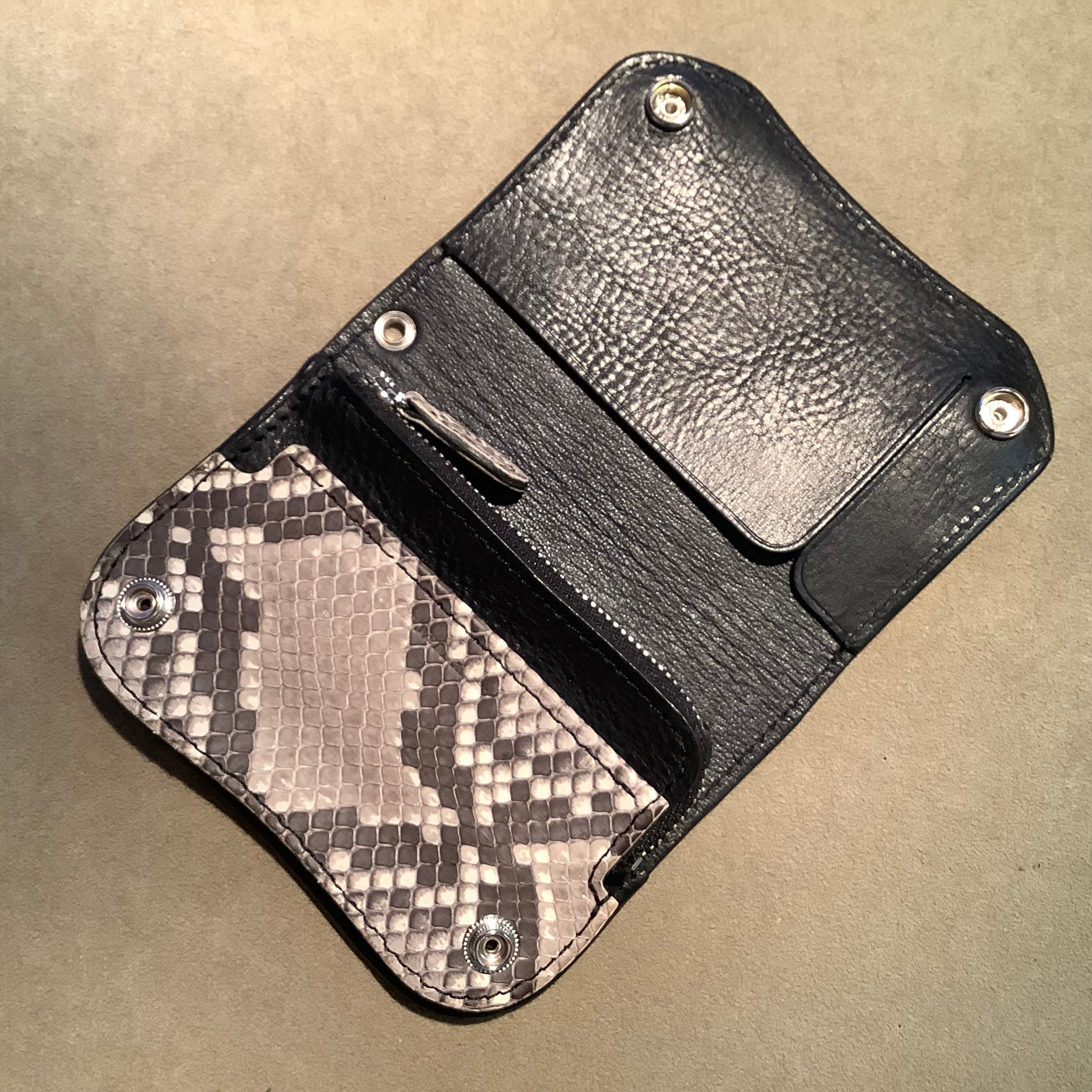 Groover Leather グルーバーレザー short trackerwallet Python