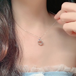 おしゃれ キラキラ 葉っぱ 花輪 デザイン ネックレス