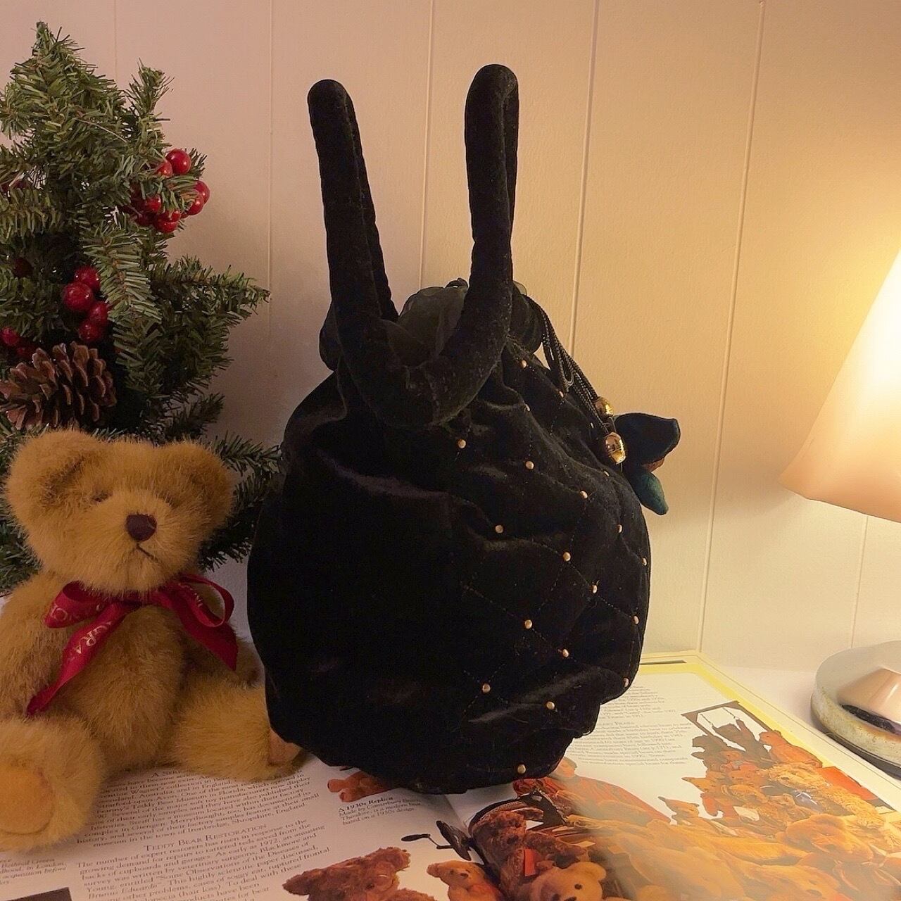 rose brooch quilting velours bag