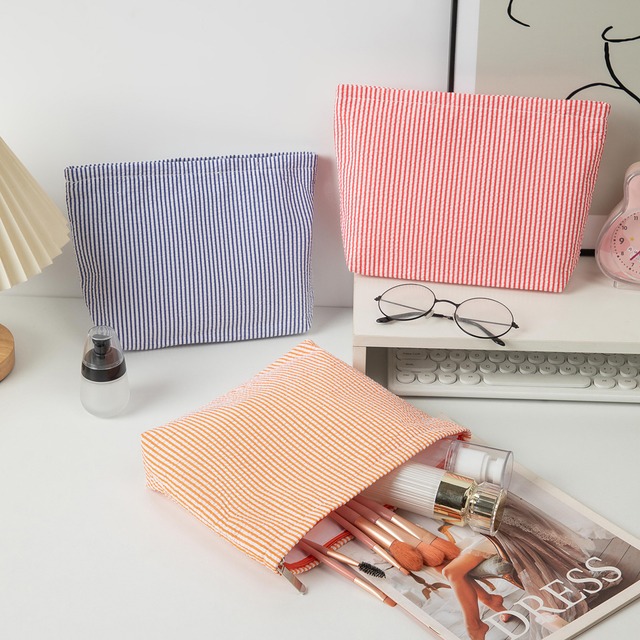 ドンジン 大容量刺繍化粧ポーチ