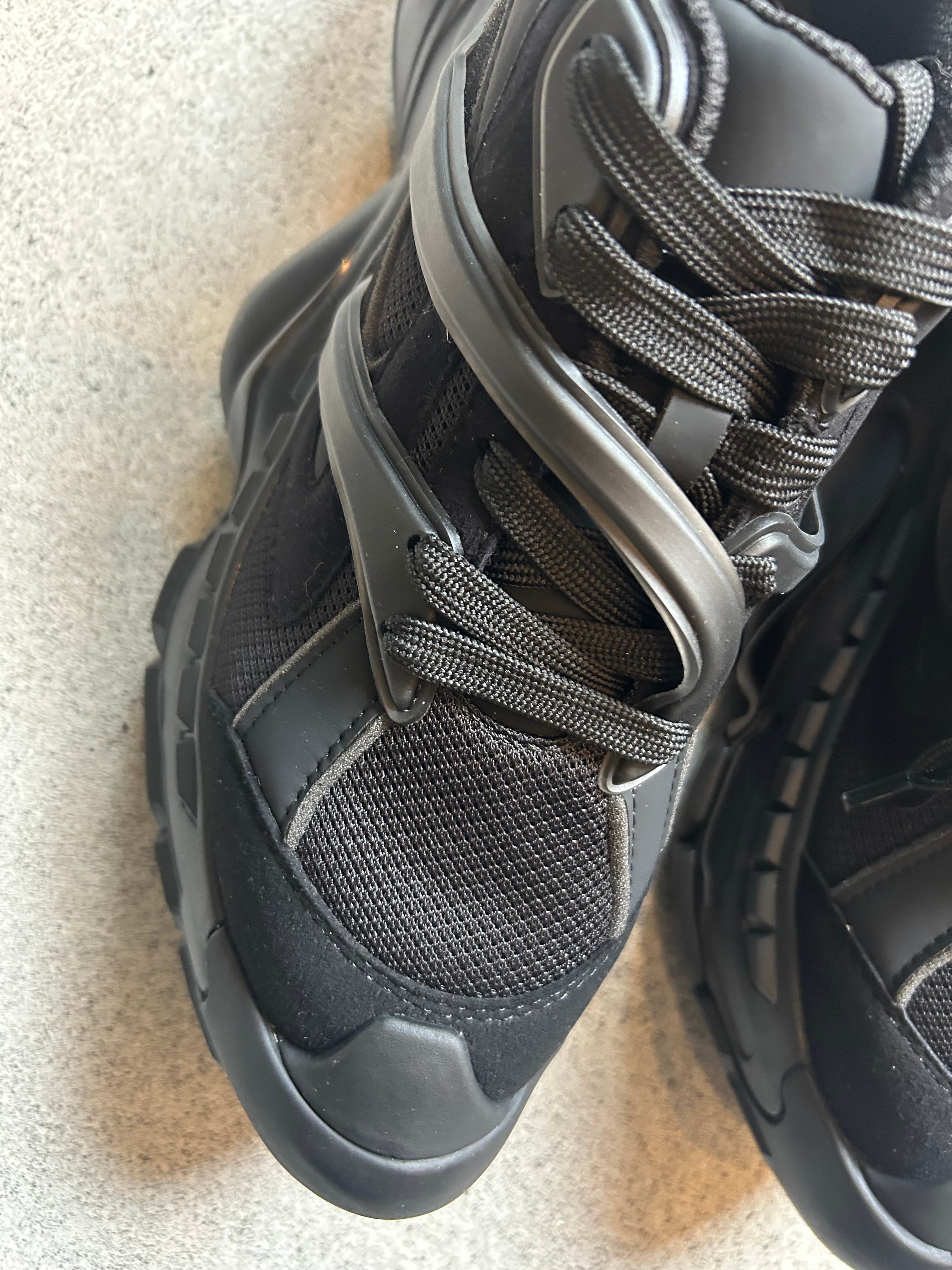 MIKIOSAKABE Multiverse Runner Black | AAR