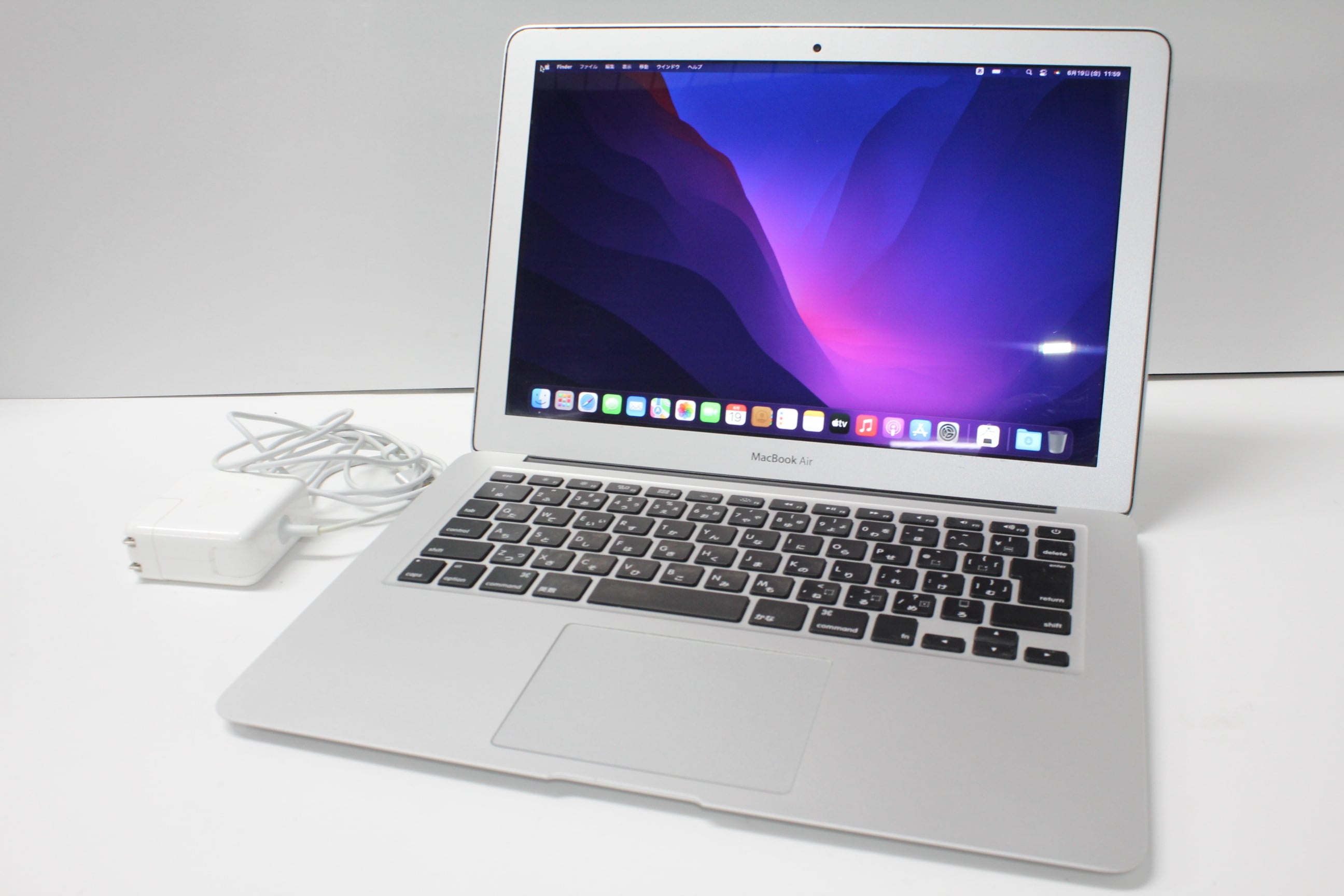 MacBook Pro（13インチ,2019,Thunderbolt 3ポートx 2）256GB/8GB