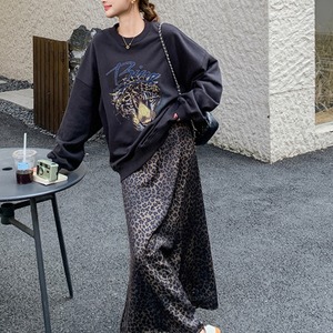 Sweatshirt & leopard print skirt set S609