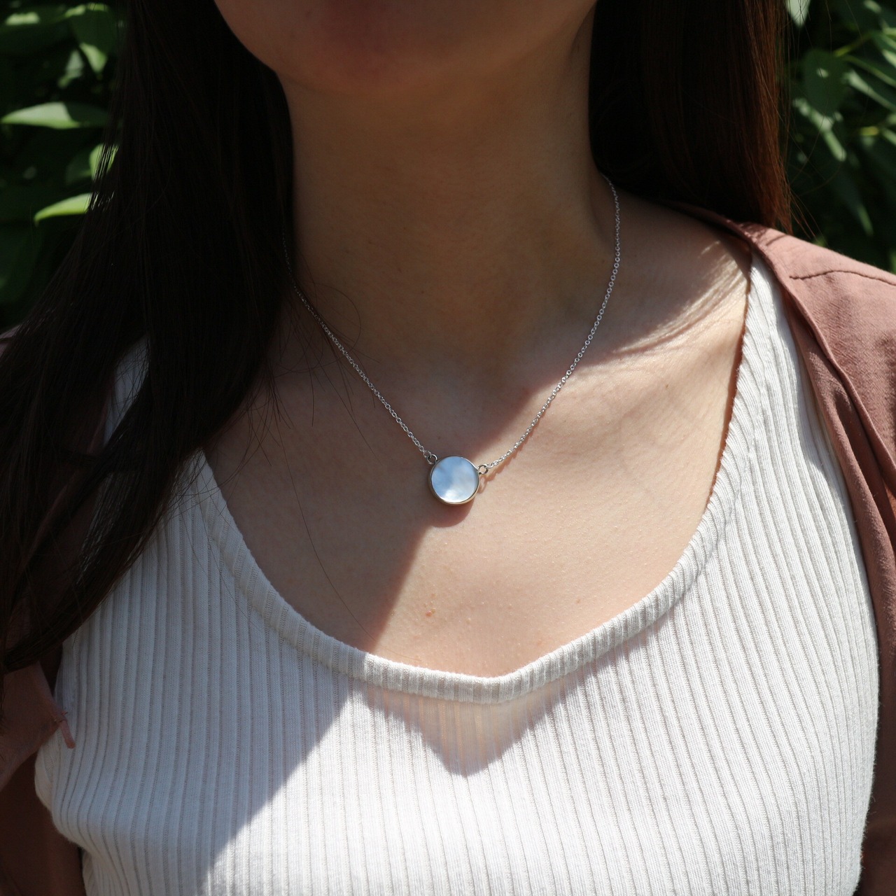 Reversible　gemstone　necklace