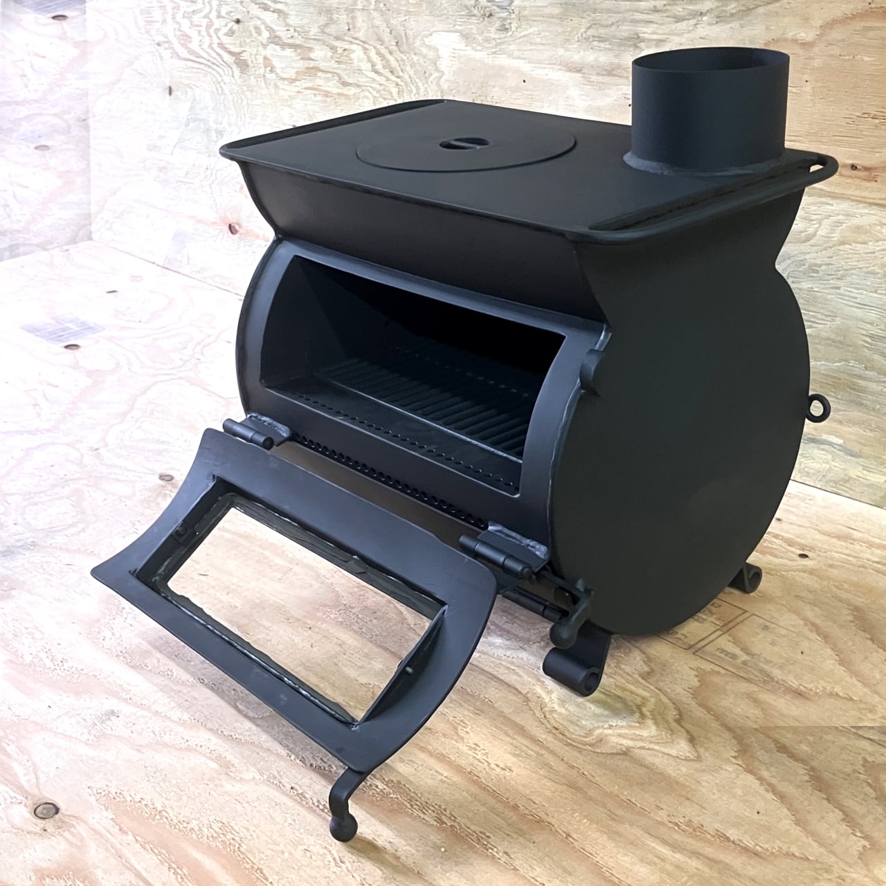 ピザも焼ける小屋用薪ストーブ】 タイニーハウス用薪ストーブ ガレージ