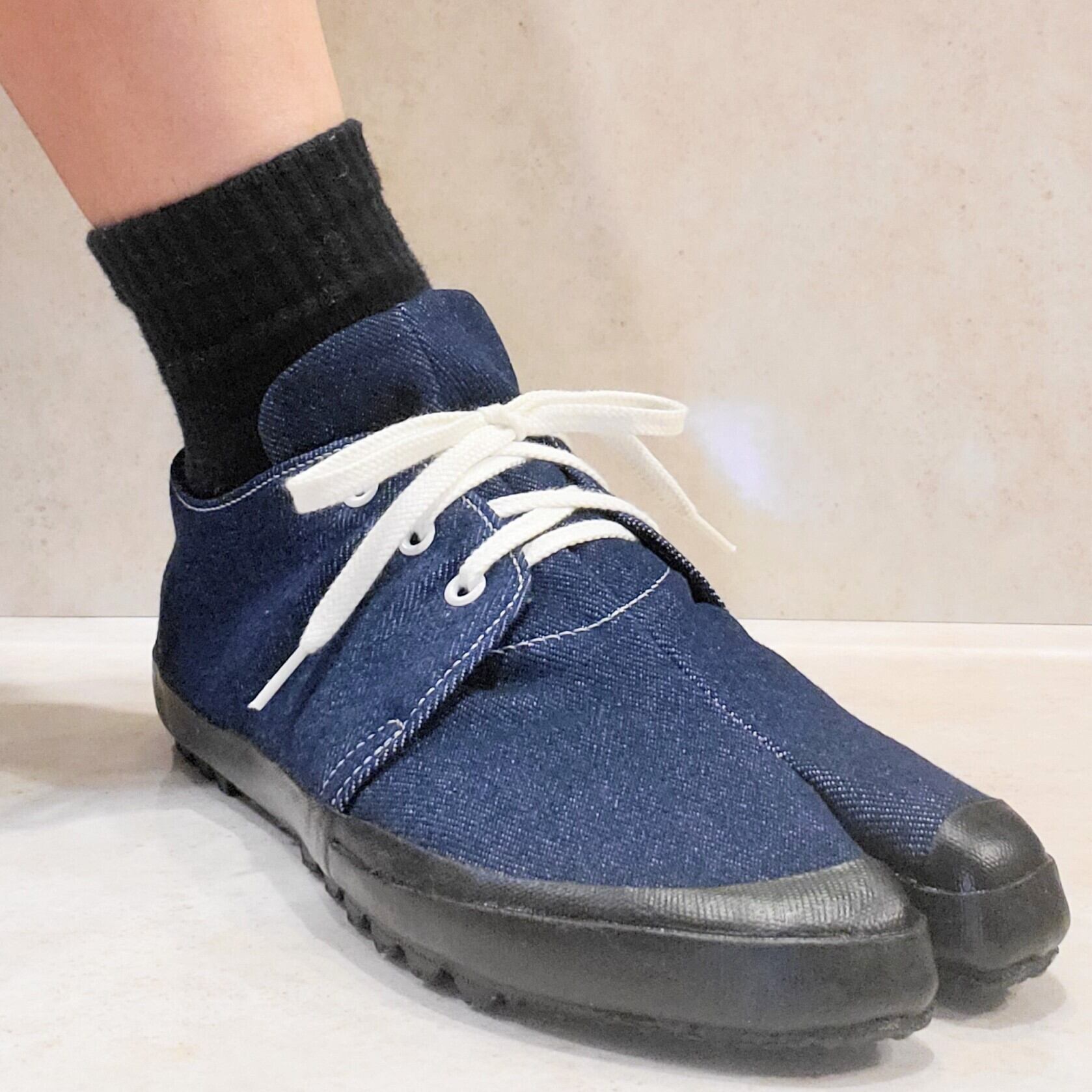 スプリットトゥ足袋スニーカー（デニム）
