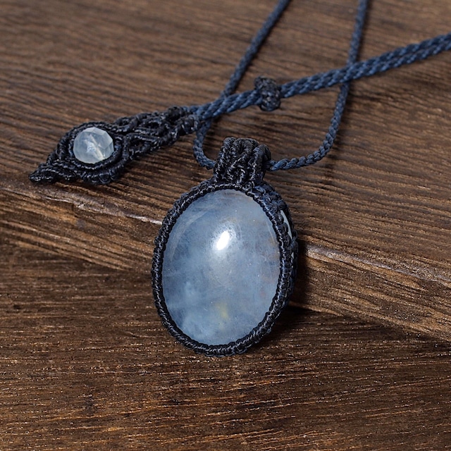 【一点物】アクアマリンのオーバルルースを包んだマクラメネックレスNo.18