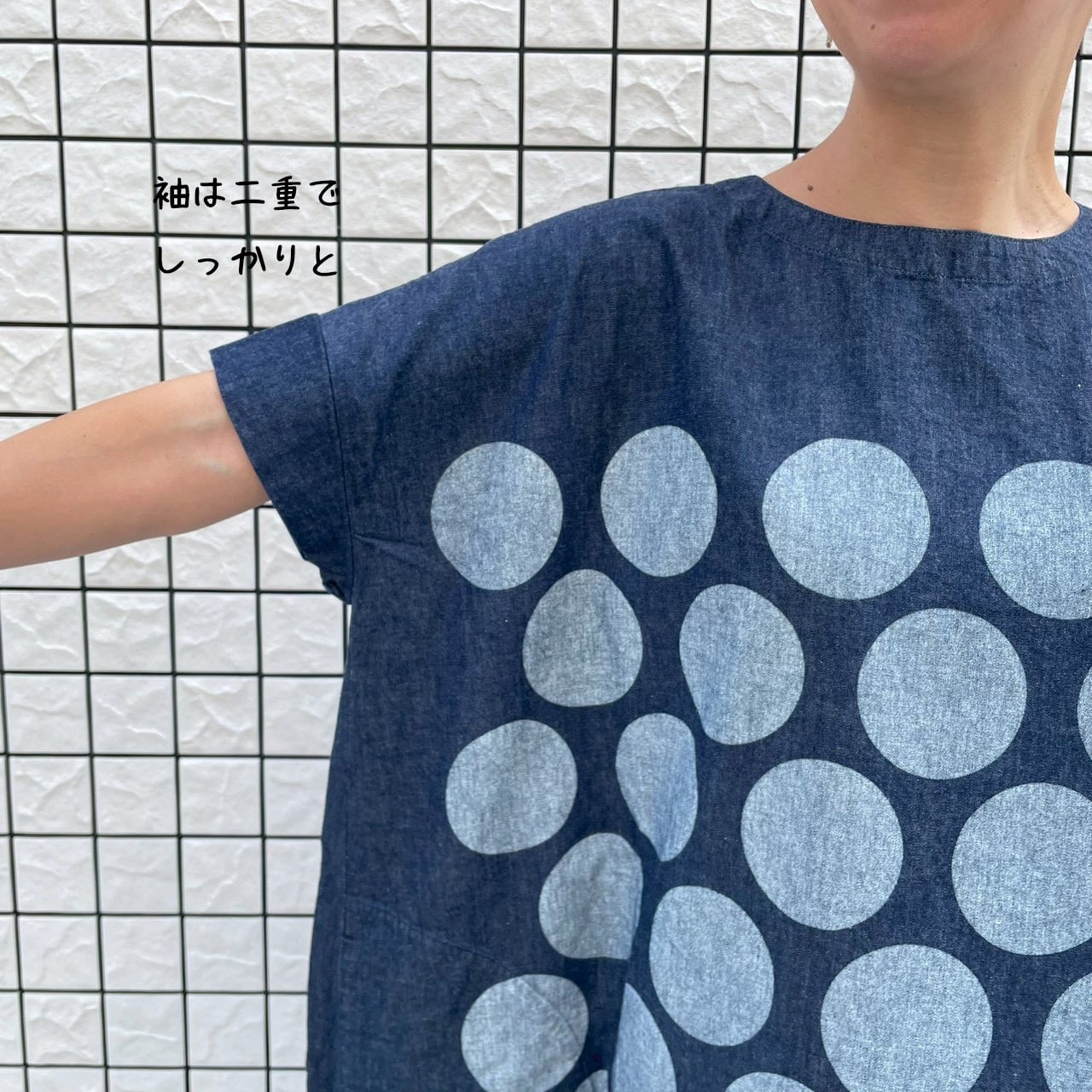 45rpm.手提げ袋付き・インディゴ染め 半袖ワンピース サイズ０ 後ろポケ半袖ワンピース Girl'sインディゴデニムの大きな水玉 62OP02