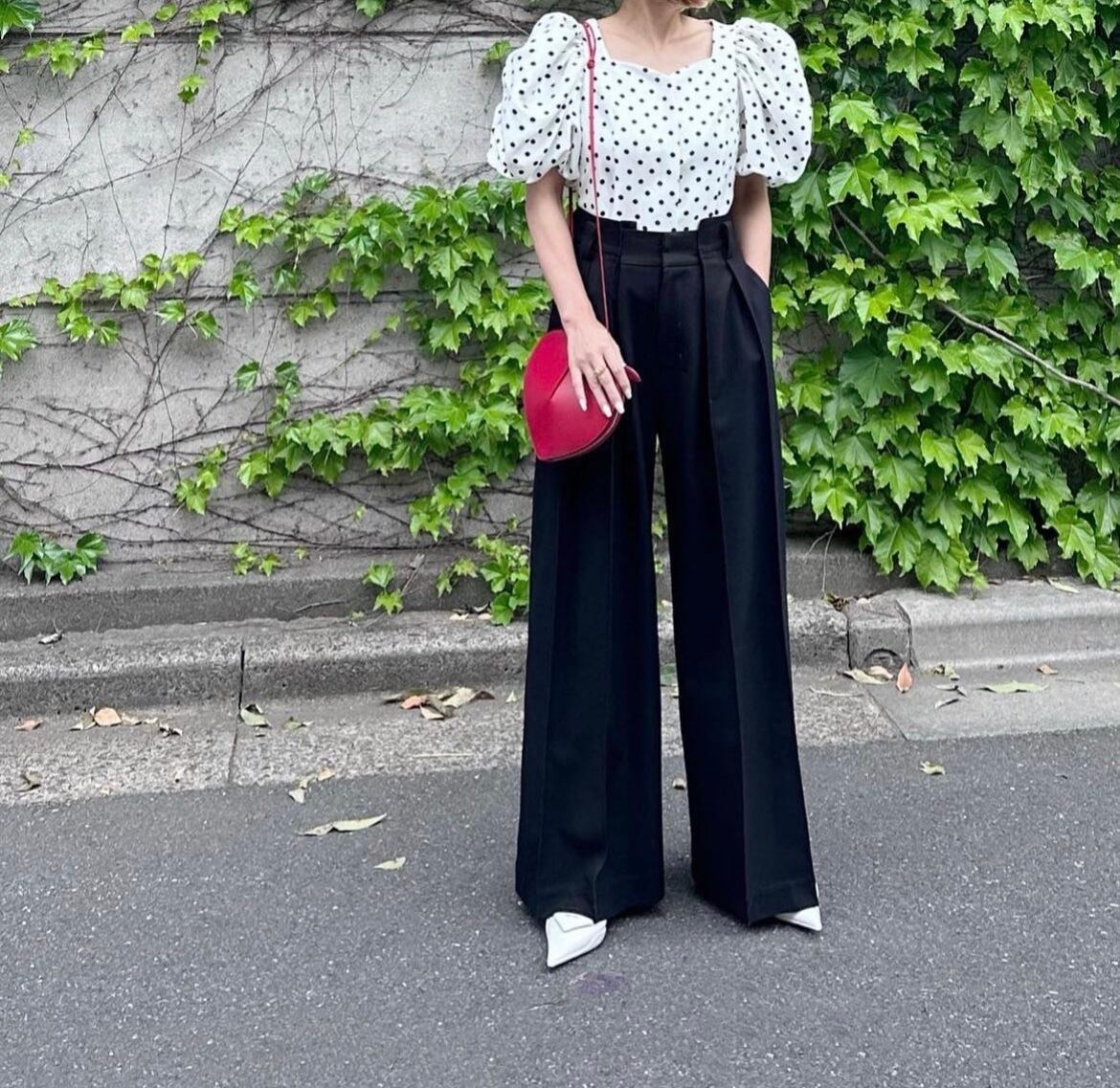 ハイウエストタックワイドパンツ Lara ブラック | Cygne 