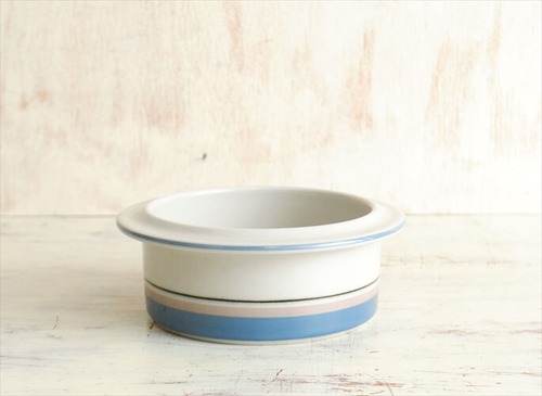 美品 ARABIA アラビア Uhtua 13cm ココットボウル 深皿 ウートゥア ラムカン 北欧食器 フィンランド 陶器 北欧 ヴィンテージ アンティーク_220422 it1657