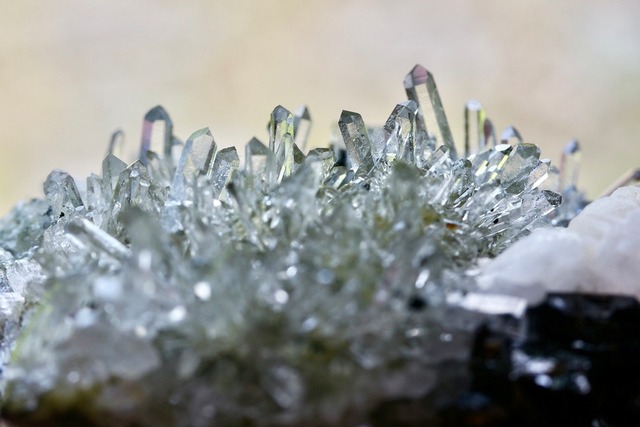 クォーツ/スファレライト/クローライト/カルサイト　Quartz/Sphalerite/Chlorite/Calcite