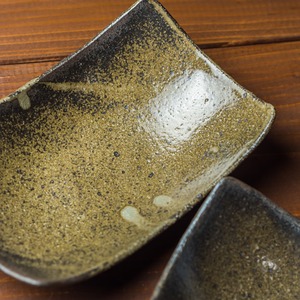 Kawara Irabo（角皿・反り皿・船皿）／今野忠則 ipotta