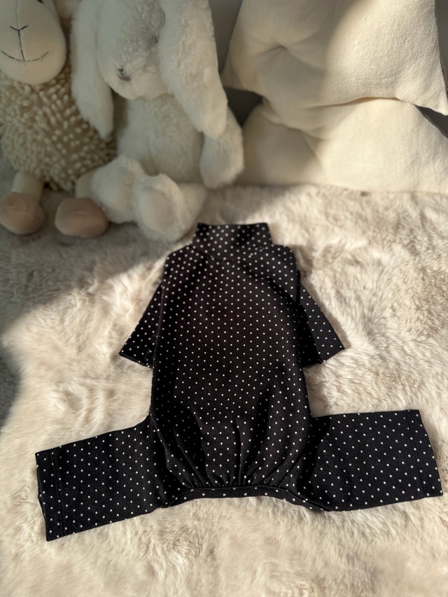 【送料無料】綿95%素材で作られた肌触りの良いロンパース(BLACK)