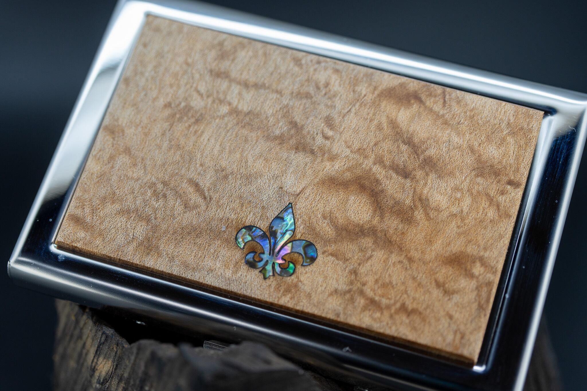 【カナダの象徴】 ハードメープル 玉杢 カードケース silver フルールドリス 象嵌