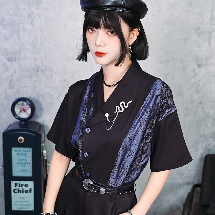 中華ゴシック チャイナ服 中華服 古怪舎 シャツ 半袖 蛇柄 プリント柄 中華系ファッション 30代ファッション 夏服