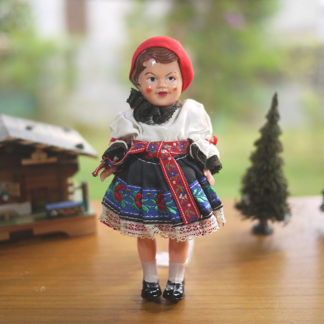 民族衣装のお人形 チェコスロバキア | こりすのパン屋Base店 （世界の