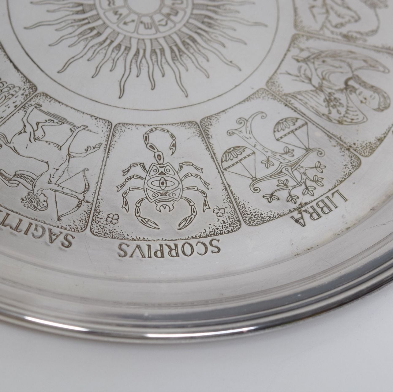 Christofle クリストフル FLEURON 12星座 トレイ 直径32.5cm | 一丁目