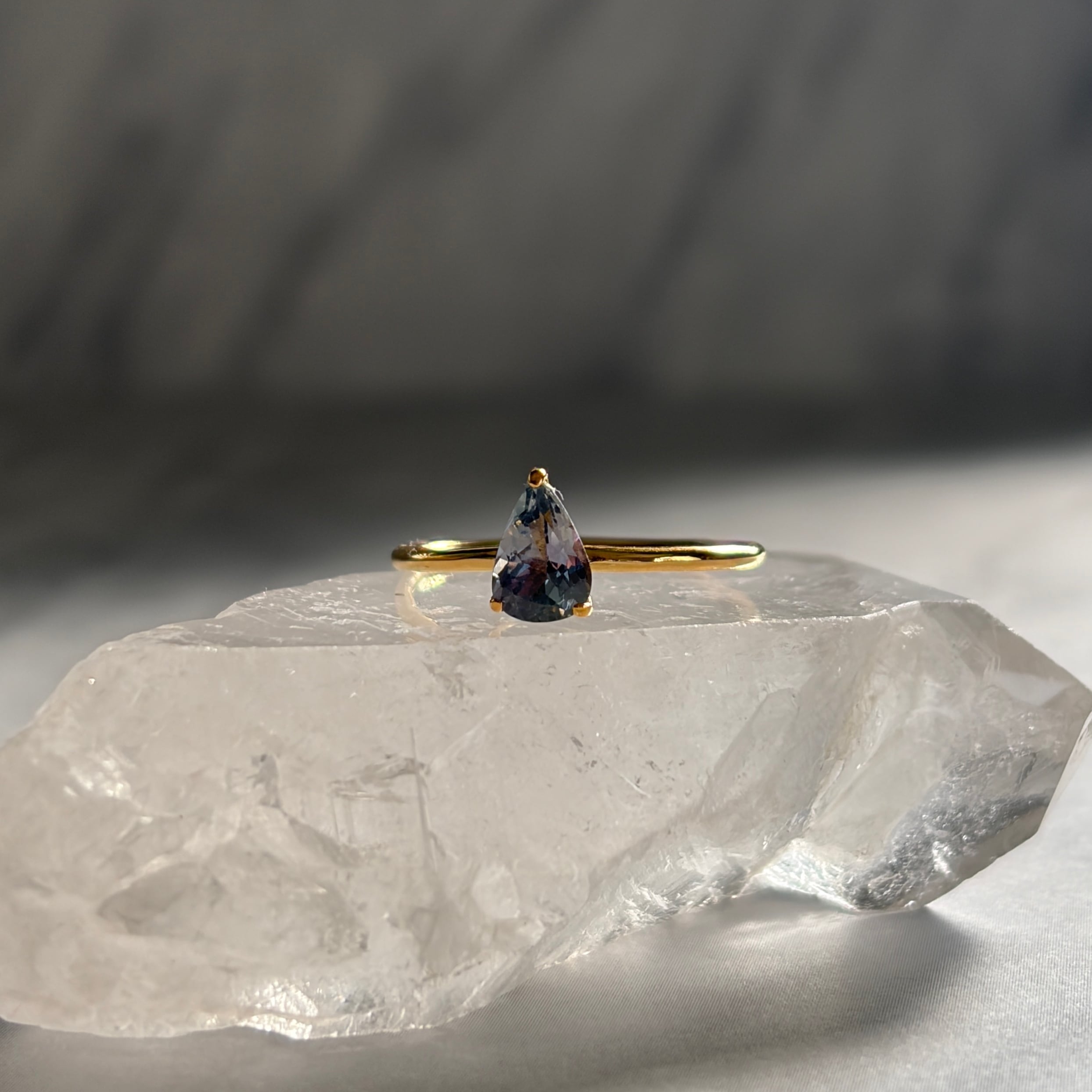 【teardrop ring】~ゾイサイト~