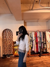 カットワークホワイトパフスリーブニット