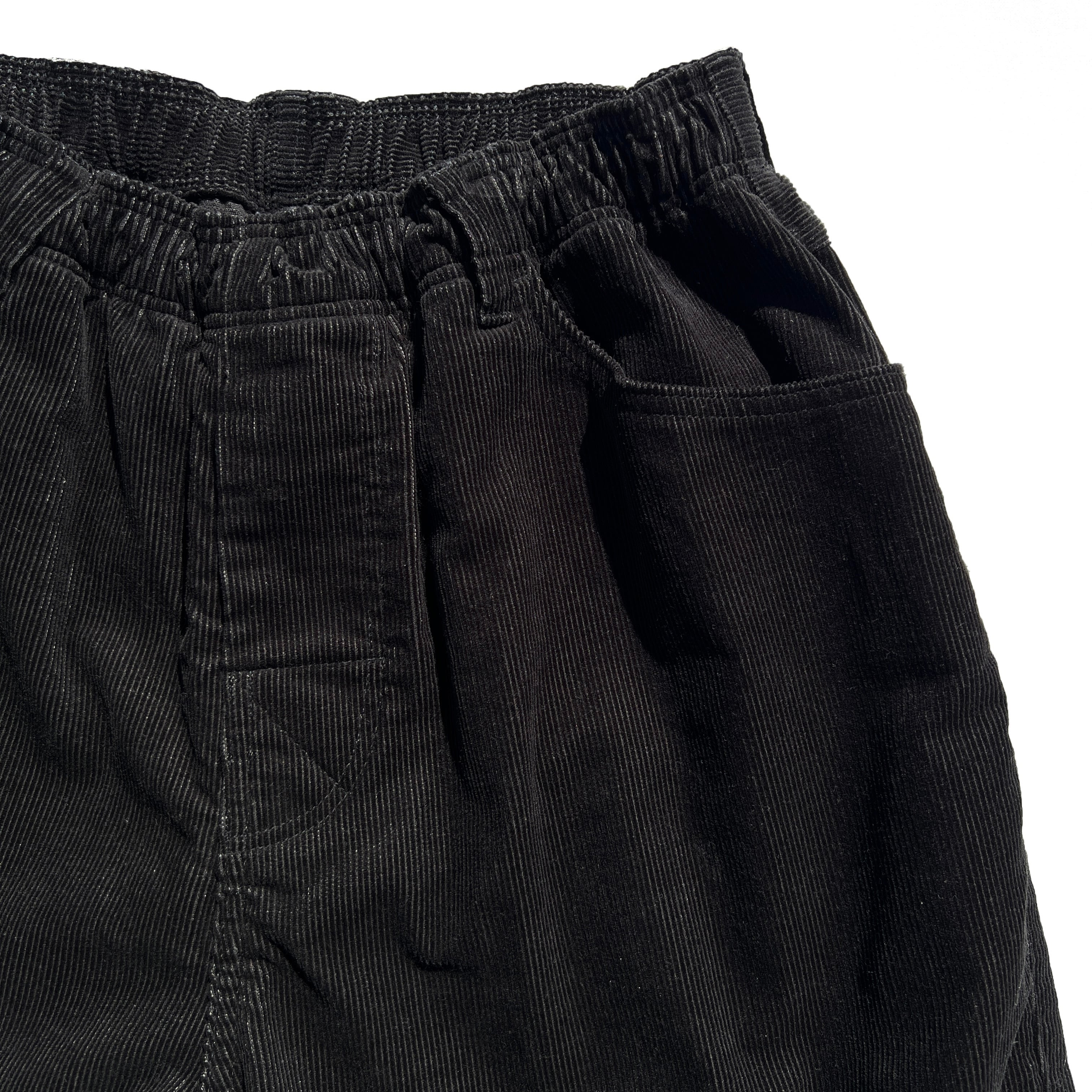 COMFORTABLE REASON / STRAIGHT CORDS SLACKS BLACK | THE NEWAGE CLUB