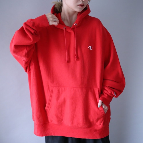 "Champion" red color silhouette reverse wave sweat parka