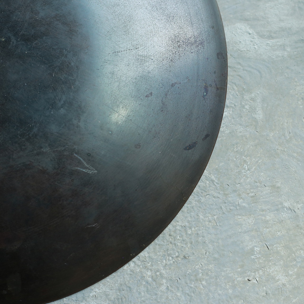 チリから届いた、優雅なボートが美しい銅のプレート