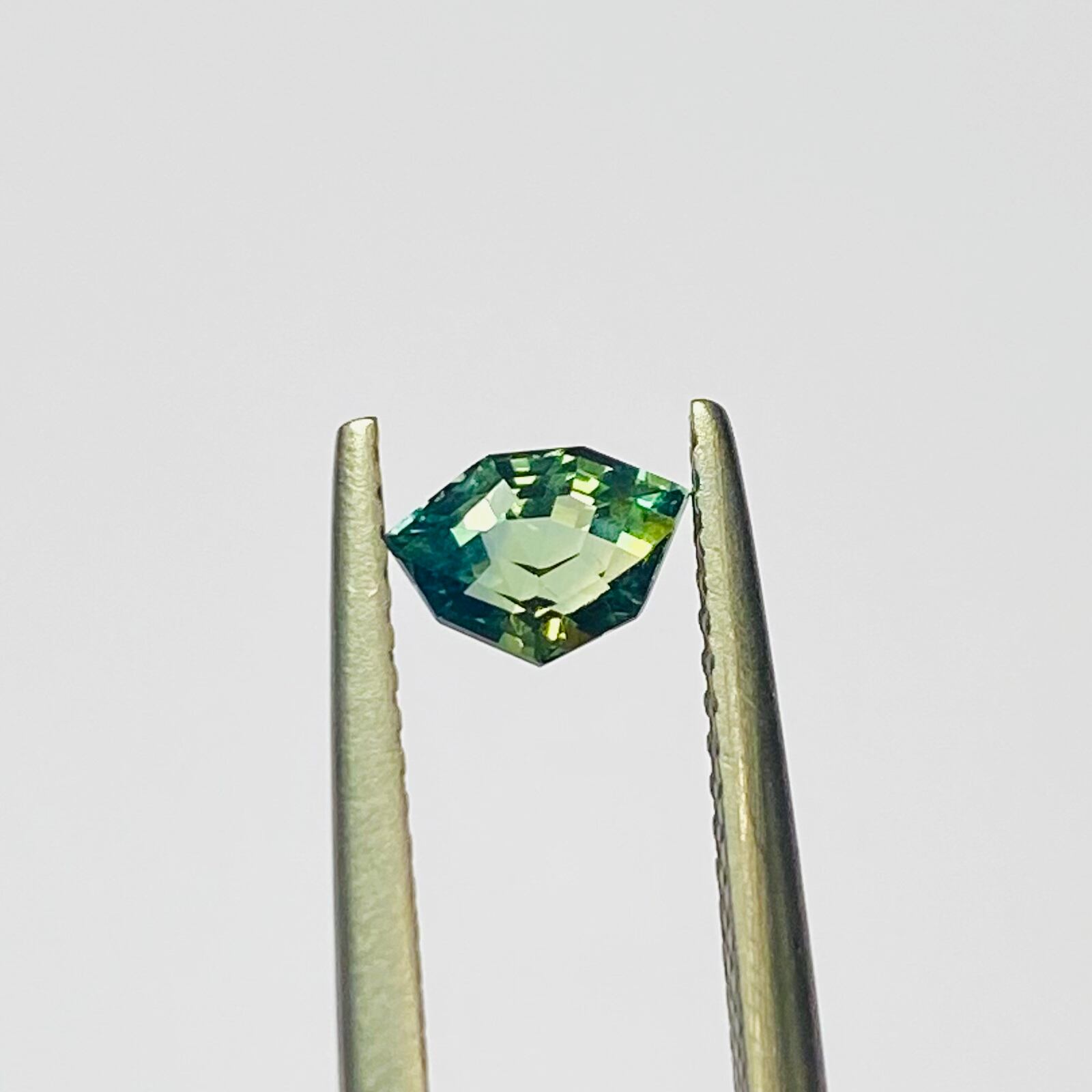 スーパーマンみたいに守ってくれるかしら非加熱サファイア