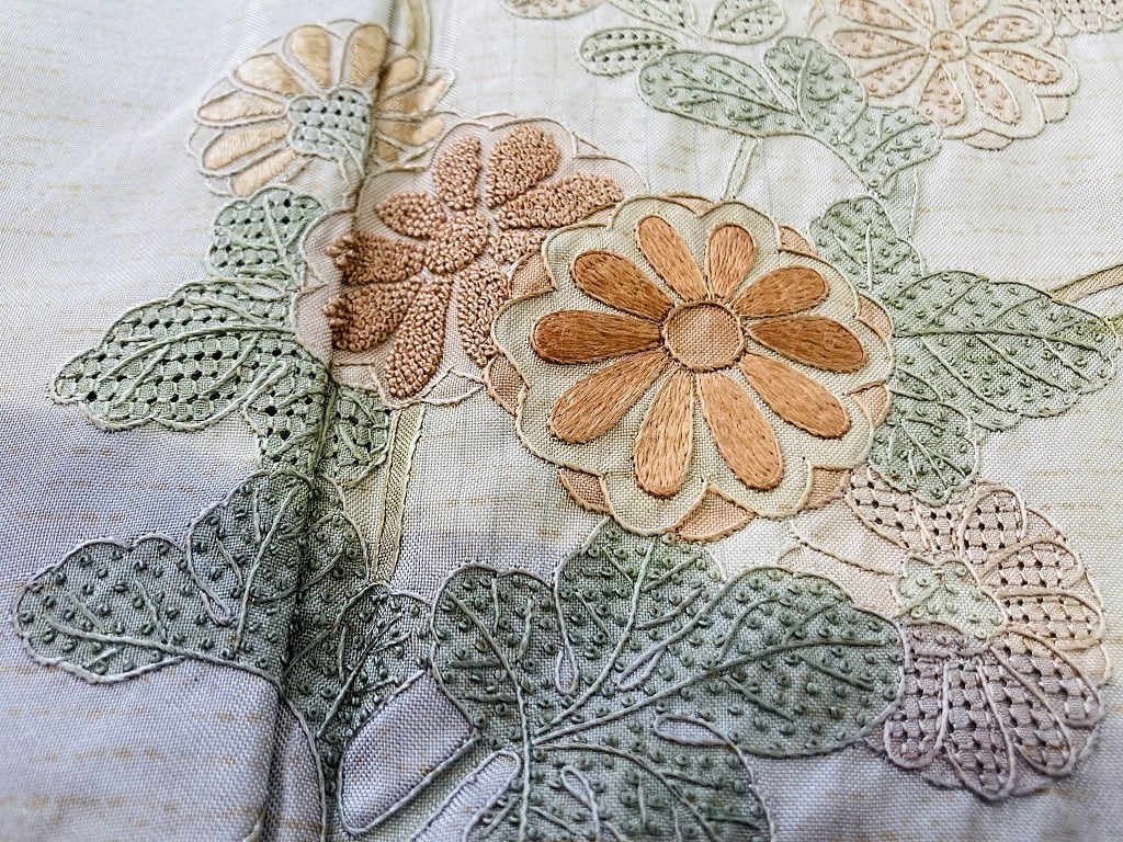 染大島 汕頭刺繍 訪問着 本場大島紬 花柄 正絹 若菜色 黄緑 789