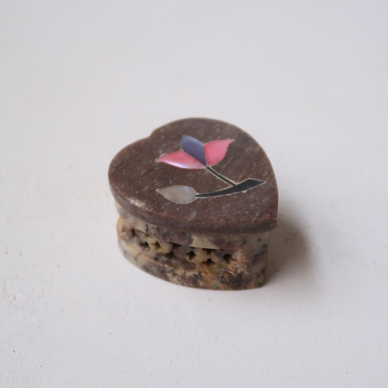 小さなハートのお花のケース2