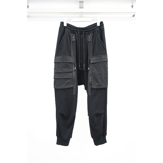 [D.HYGEN] (ディーハイゲン) ST107-0623A Untwisted Yarn Fleece-Lined Drop Crotch Cargo Wide Jogger Pants