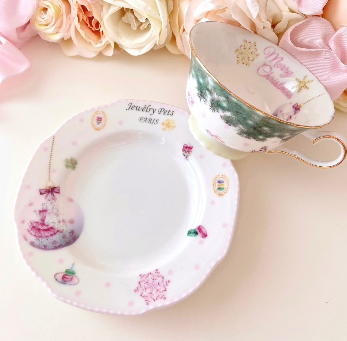 Sweetsとオーナメントが輝く♡クリスマスカップアンドソーサー