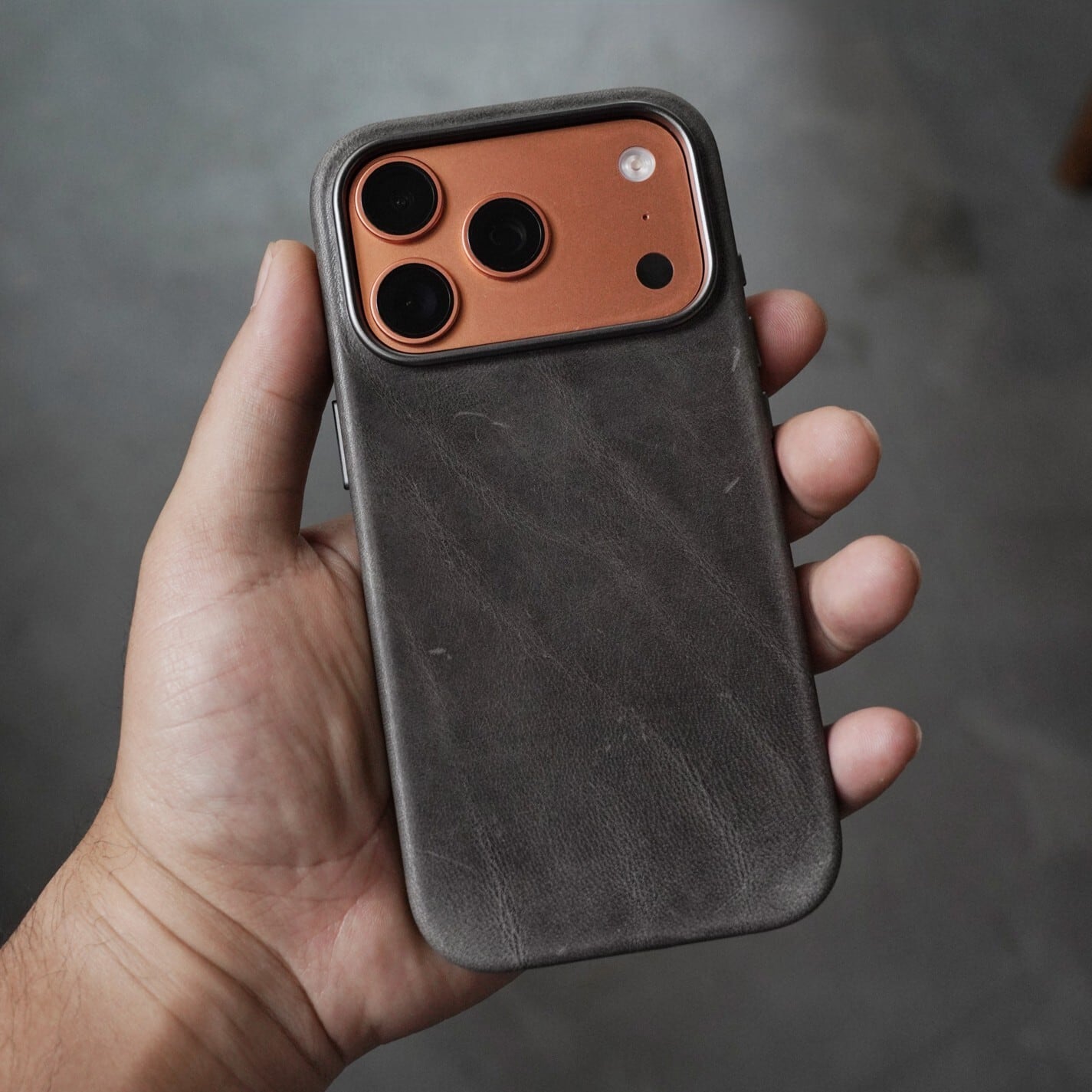 □iPhone 18 Pro/18 Pro Max□ Crazy Horse Genuine Leather Phone