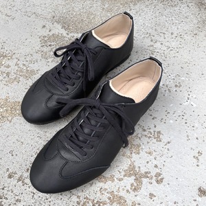 ALL BLK/人気モデル待望の復刻/ブラックソールレザースニーカー　