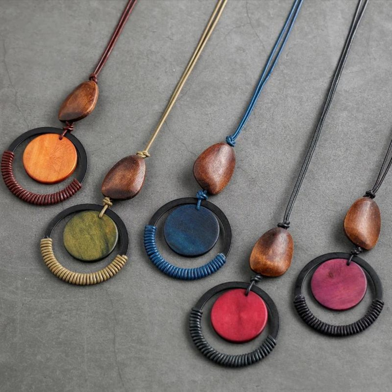 Retro Wood Circle Necklace / レトロ ウッド サークル ネックレス