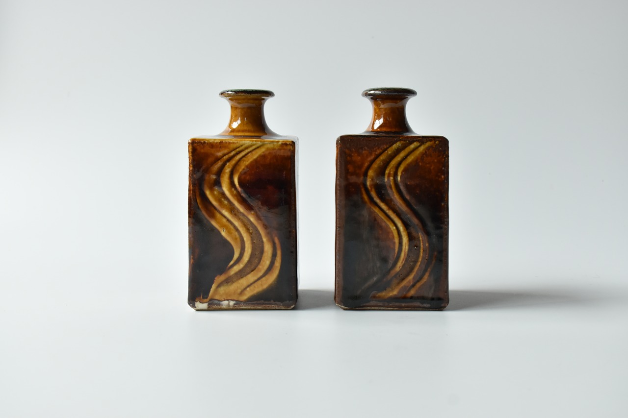 小代焼ふもと窯 / 井上尚之 : 角花入 ②