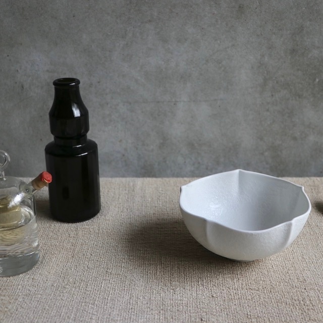 白泡 桔梗型小鉢  White foam  Bellflower small bowl