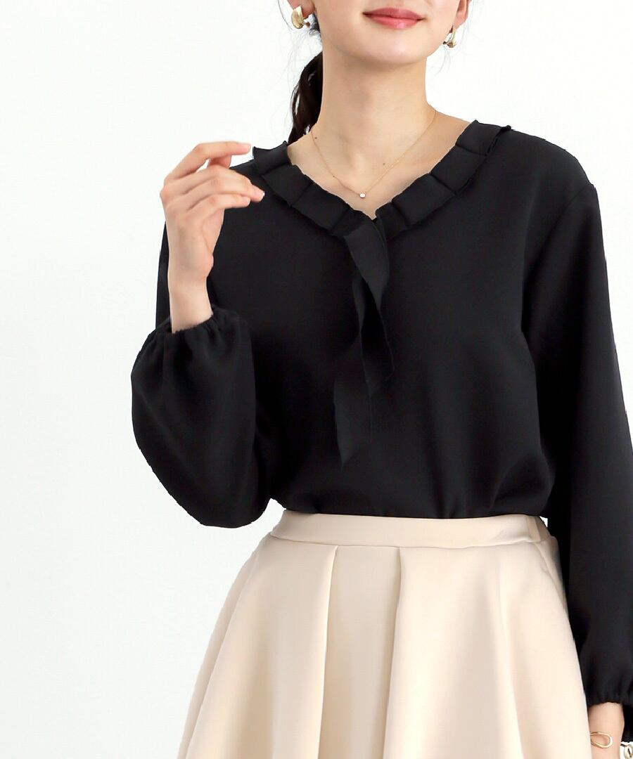 ☆新品タグ付 定価21780円 ベアトリス ボウタイ パールブラウス『38』 ディテールで魅せる 】 ダブルクロス・タックフリルボウタイブラウス