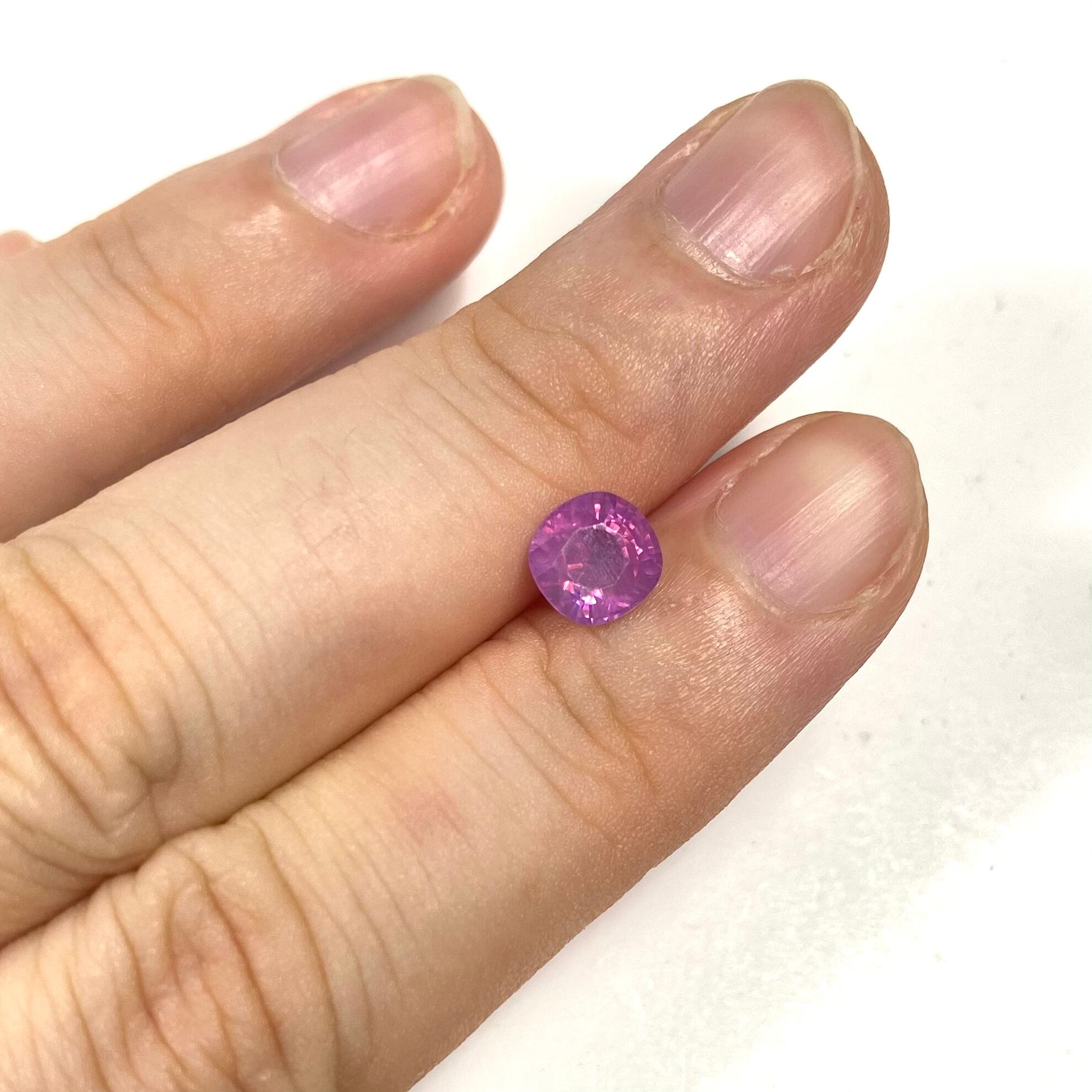 色帯の見えるシルキーサファイア