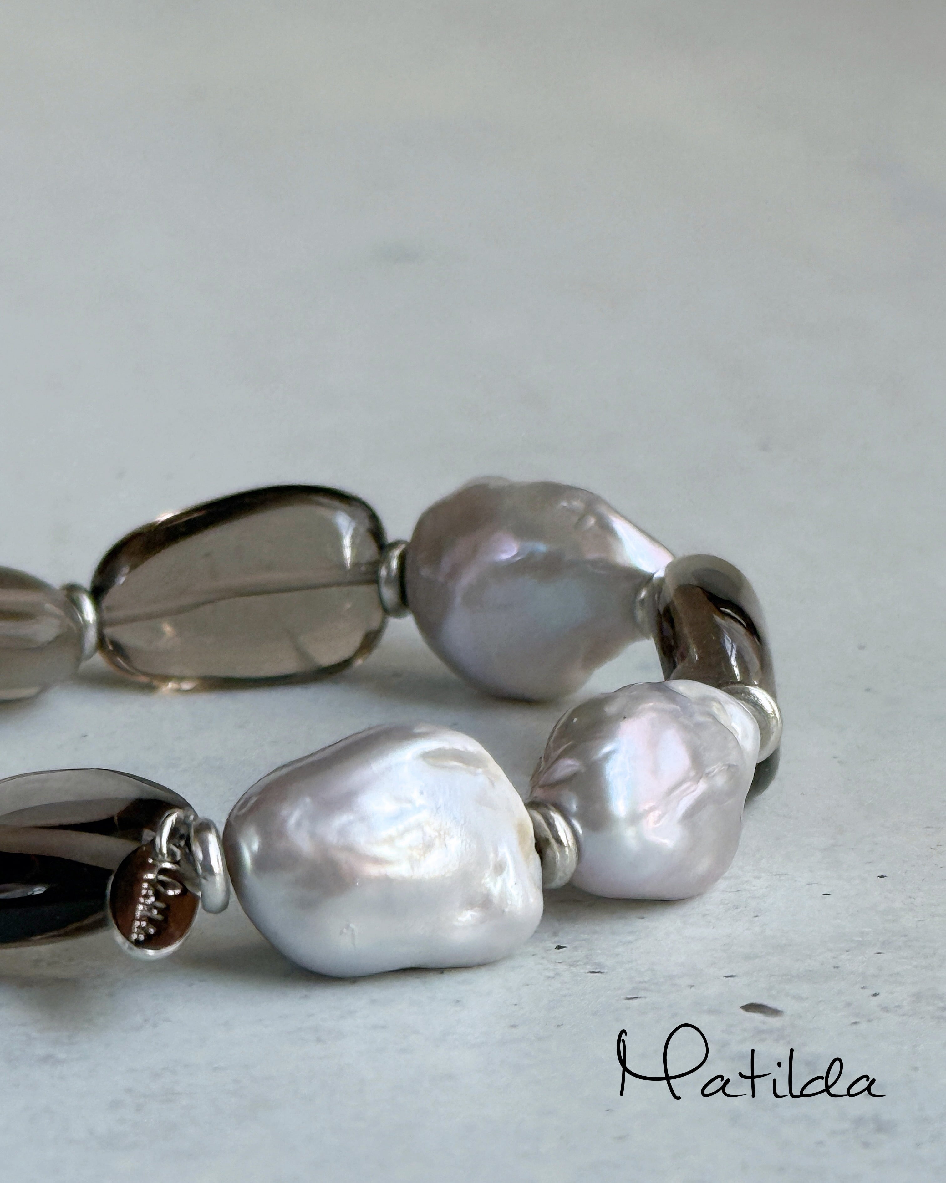 【再販】bicolor bracelet(スモーキークォーツ×淡水パール)