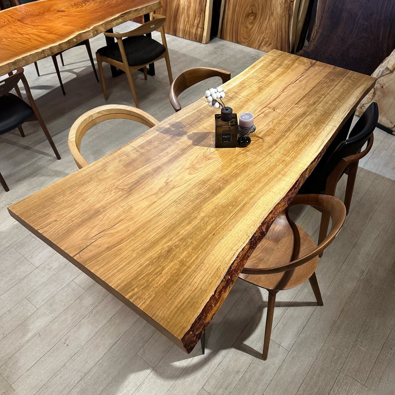 桜（サクラ） 一枚板 | 千年家具 - 一枚板 テーブル専門店