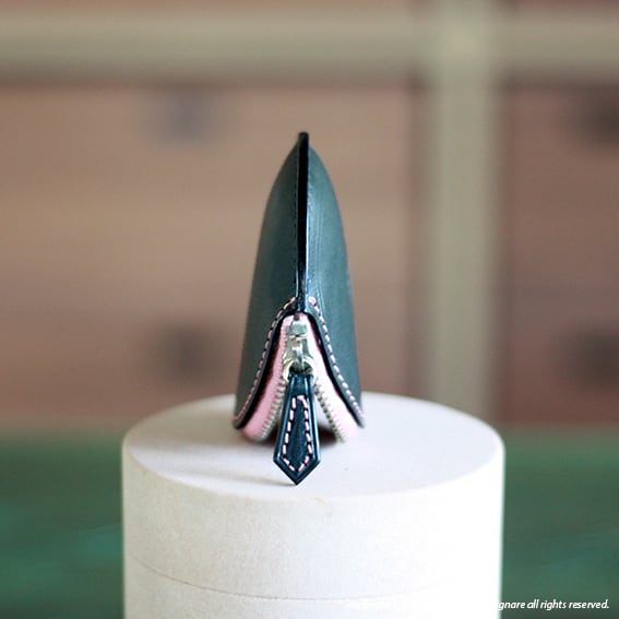 ふっくらしたコインケース "Luna" ・ネイビー×ベビーピンク