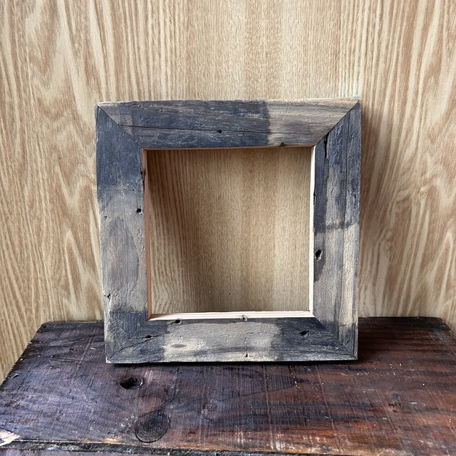 黒い塗料が面白いシンプル古材フレーム(149 x 145) No.25-0081