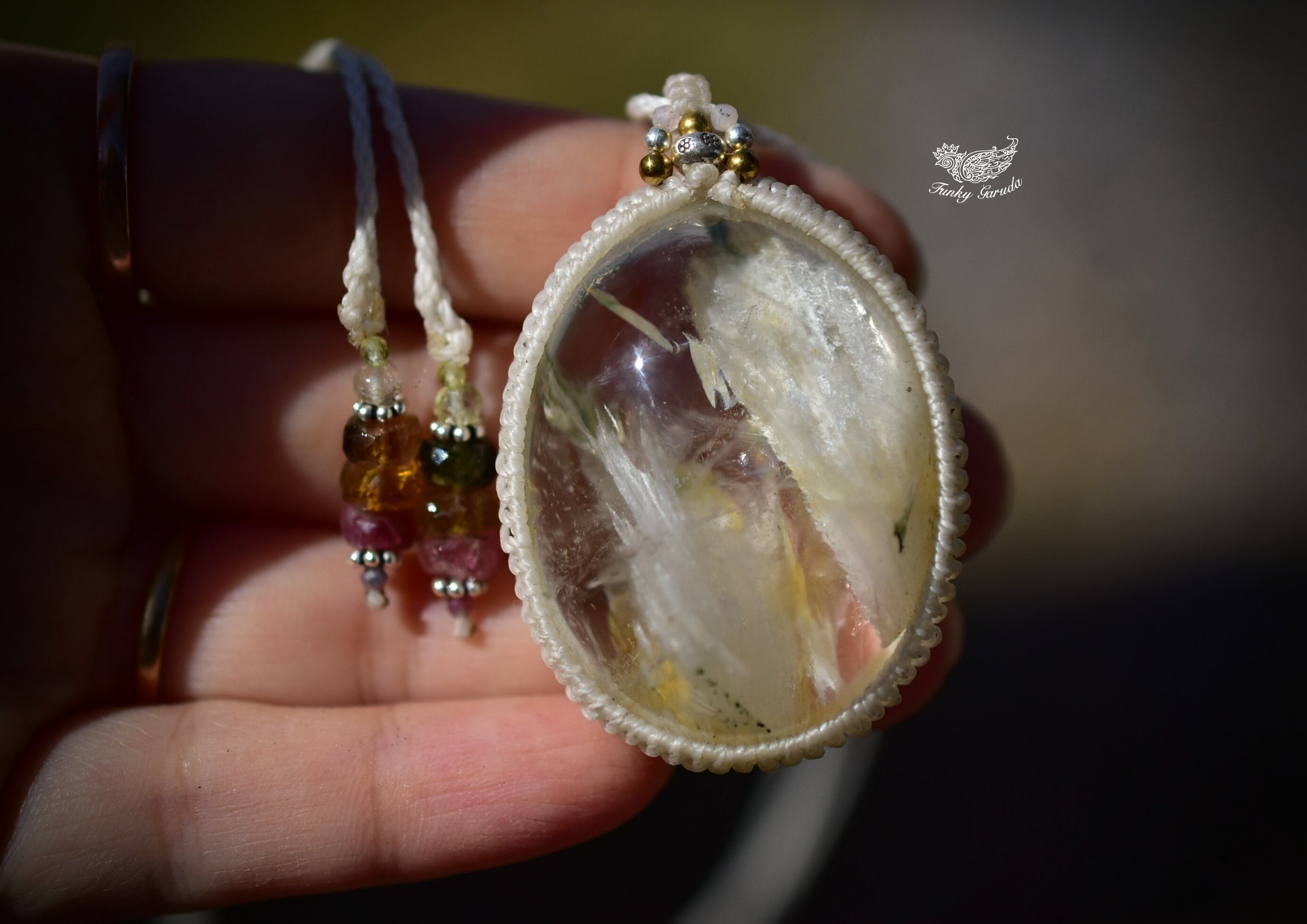 ホワイトガーデンクォーツ翼ブレスレット　マクラメアクセサリー 14ad86c7d2b98918d1b80ac7f6f42e