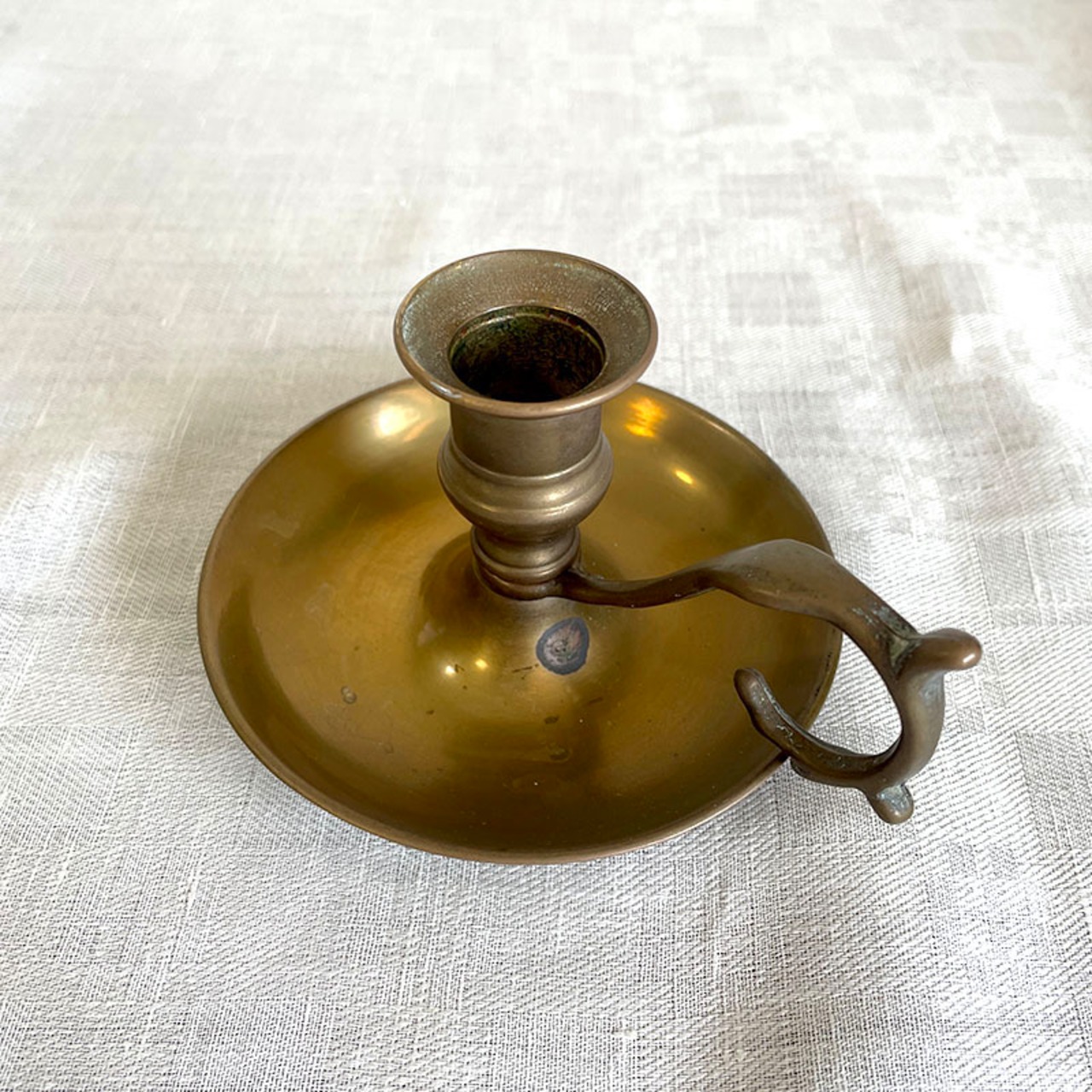 キャンドルホルダー　トレー付き　指かけあり　真鍮製　蝋燭立て　燭台 19otd1