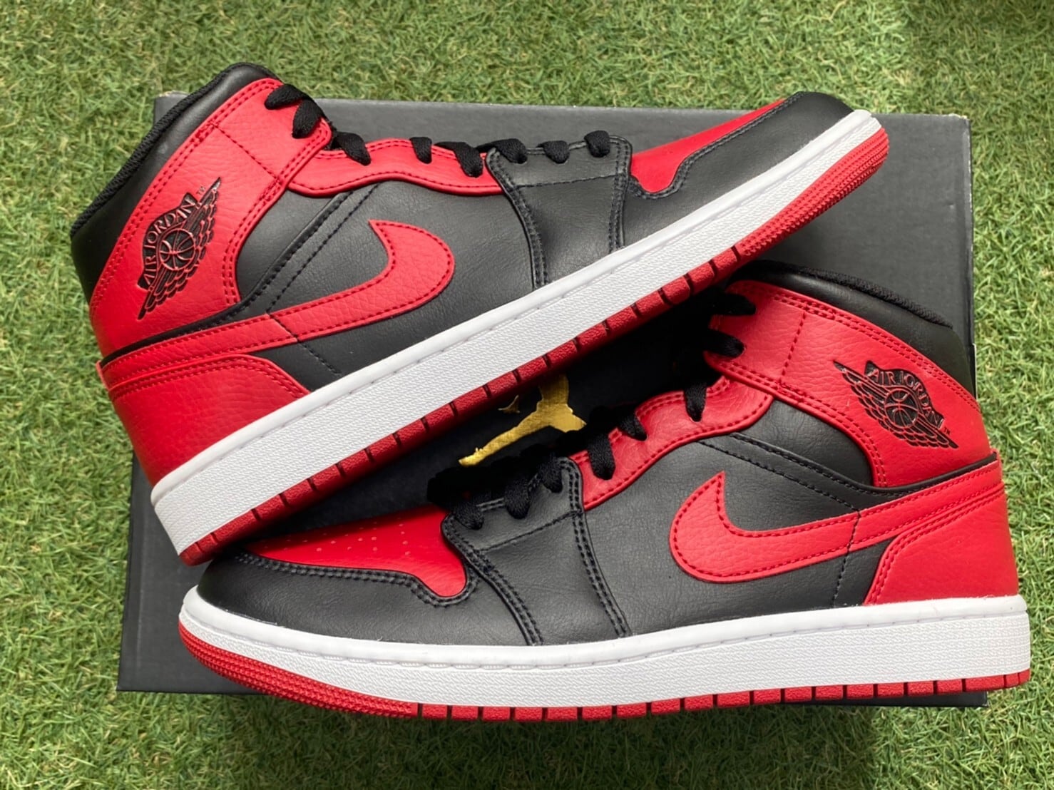 NIKE AIR JORDAN 1 MID BRED 554724-074 28cm 2484 | BRAND BUYERS OSAKA