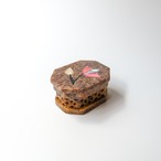 小さなお花のケース1