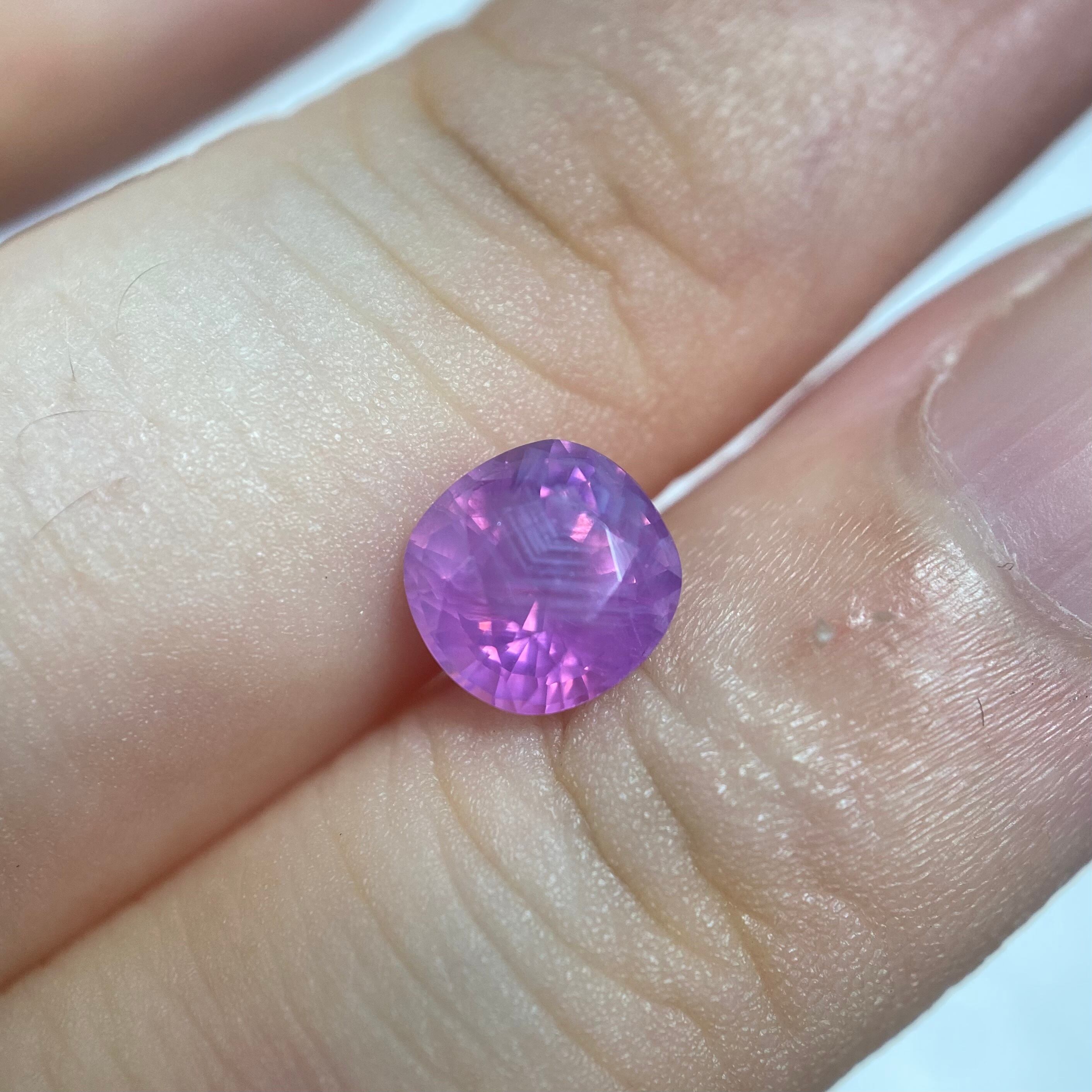 色帯の見えるシルキーサファイア