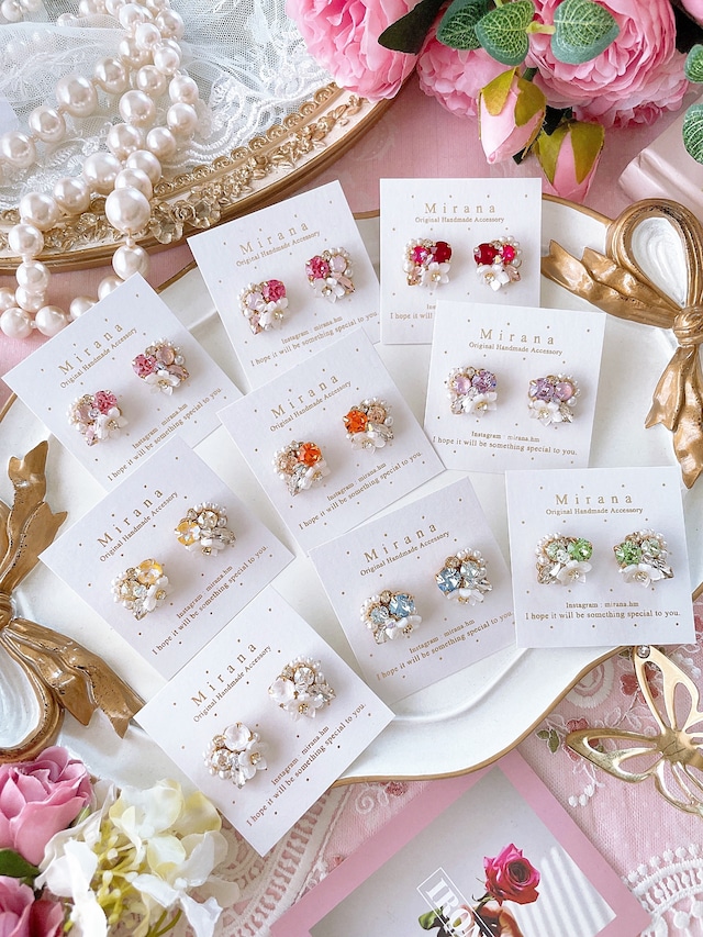 Elegant white flower "oshicolor" bijou