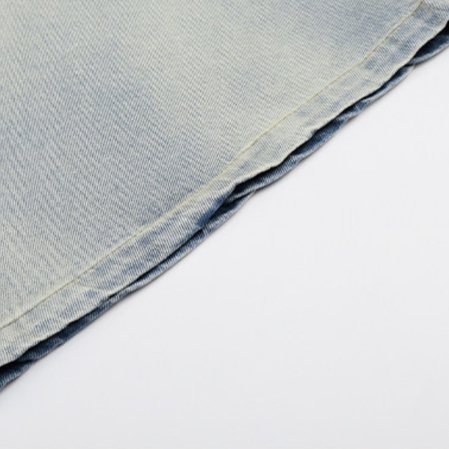 lettering-embroidered cropped denim　レタリング刺繍クロップドデニム　J1999